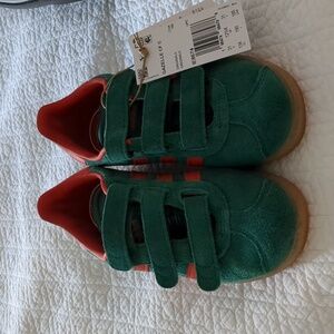 Little boys Adidas Gazelle in green suede and red